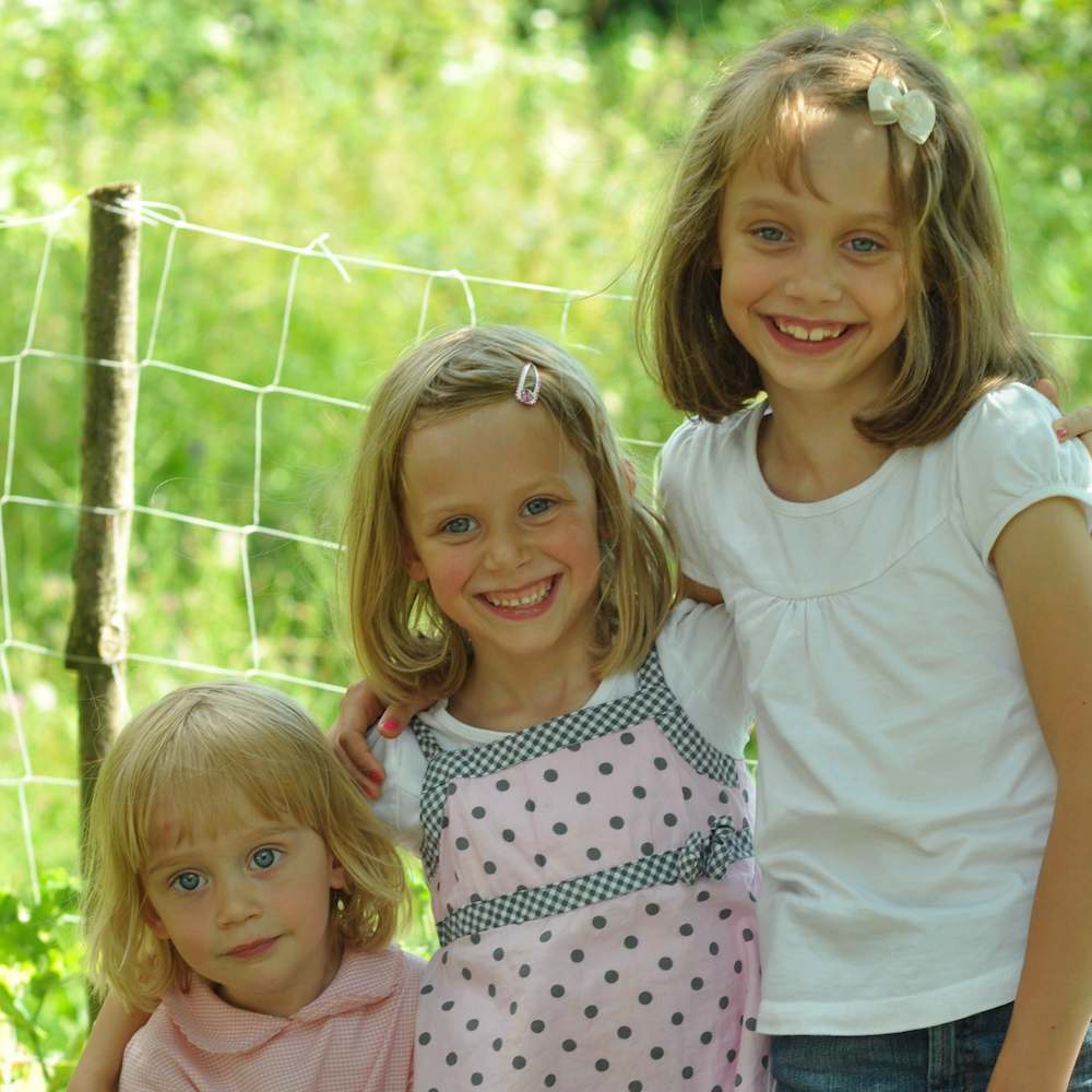 Sestre urh 5eb138e6bbf5d025e7b68a9c4be4da9af11de2ad440da8bc46a9c4889cc37892